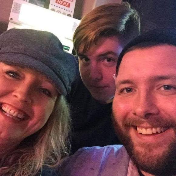 Meet your Posher, Robbin - Picture 1 of 1